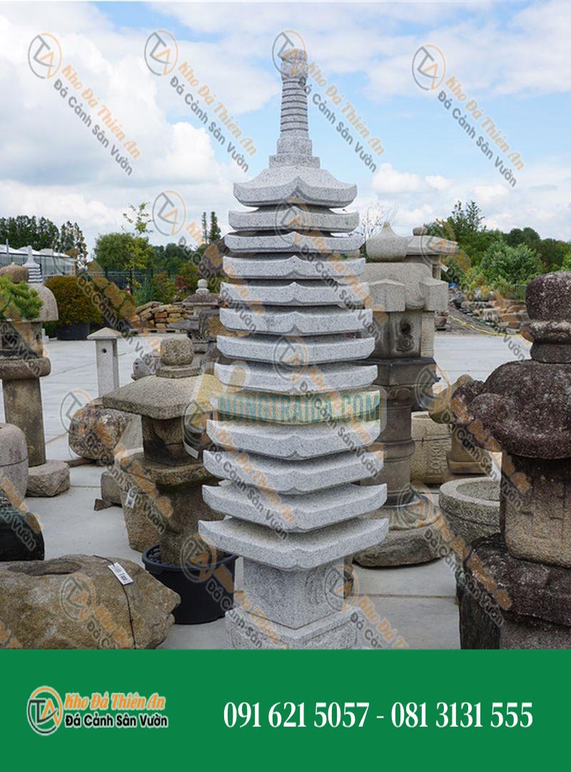 Jusanju no Sekito, Đèn đá tháp chùa Nhật Bản