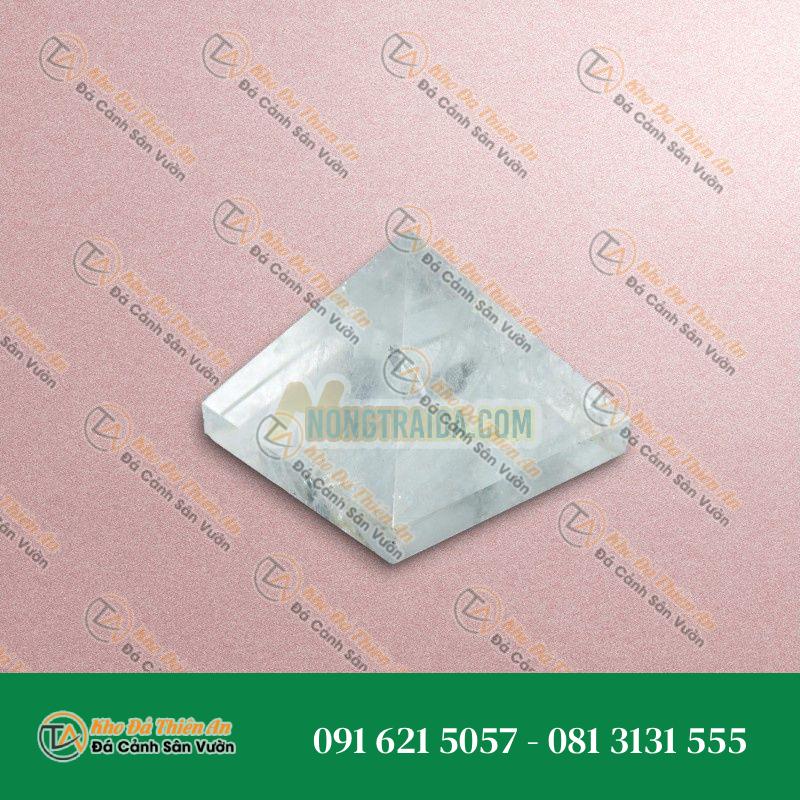 Kim tự tháp thạch anh trắng 4.5cm