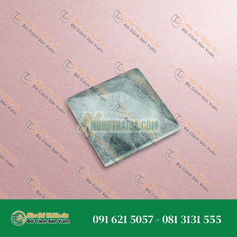 Kim tự tháp thạch anh trắng 7cm 250gr