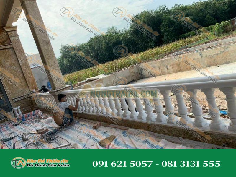 Lan can đá cẩm thạch màu trắng, cao 70cm