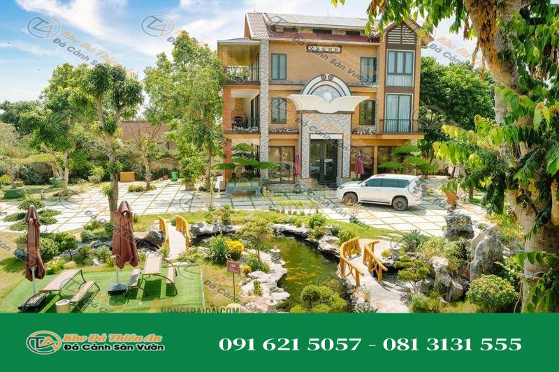 Mẫu hồ cá Koi đá lũa đen 60 khối