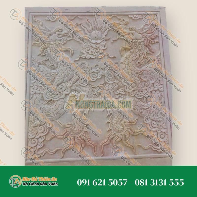 Phù điêu đá cẩm thạch vàng “rồng chầu nguyệt” 70x95cm
