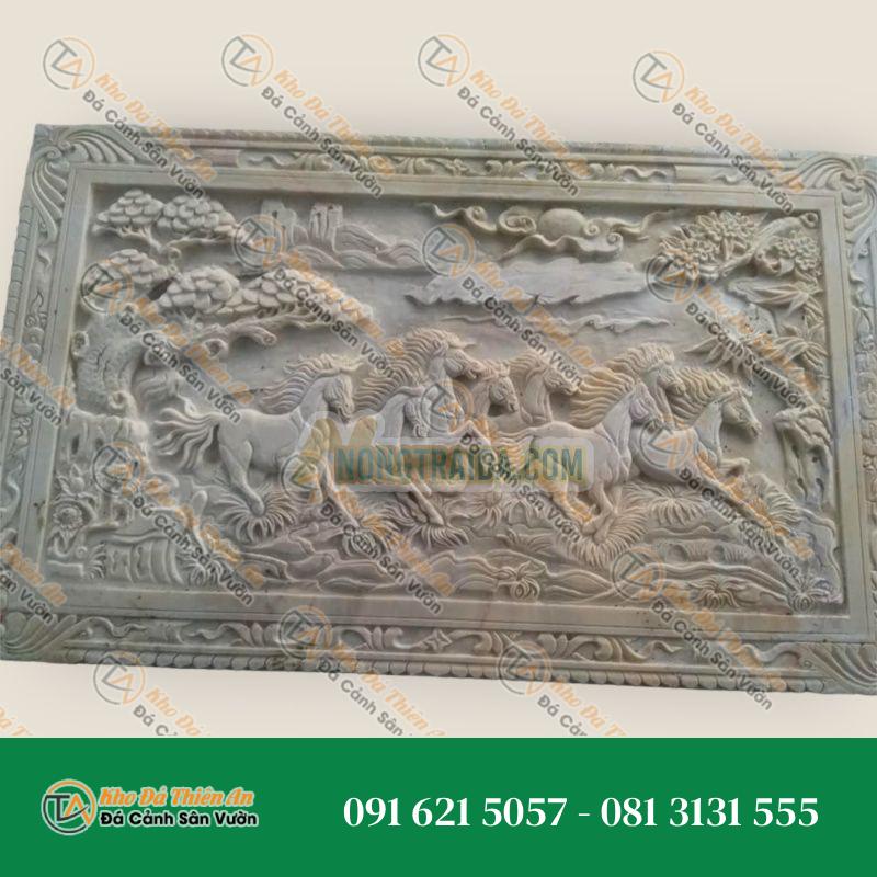 Phù điêu đá vàng cẩm thạch bát mã truy phong 130x 55cm