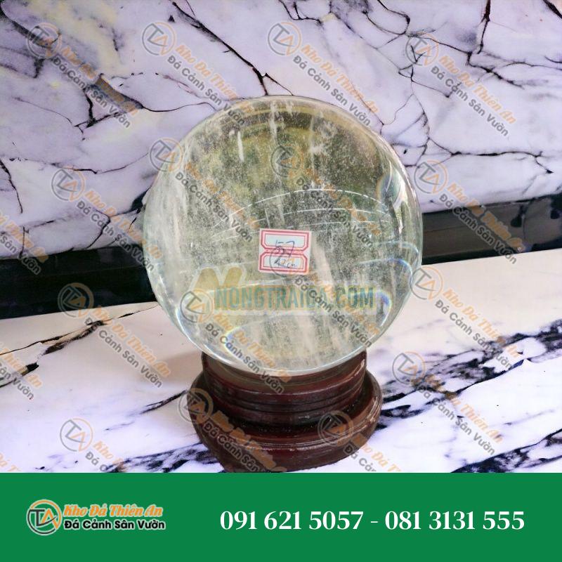 Quả cầu phong thủy đá thạch anh canxit trắng vân mây – Đường kính 17cm