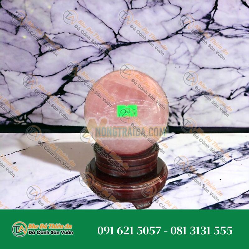 Quả cầu phong thủy đá thạch anh hồng – Đường kính 10,3cm