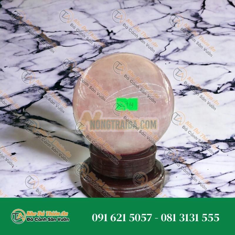 Quả cầu phong thủy đá thạch anh hồng – Đường kính 12,3cm
