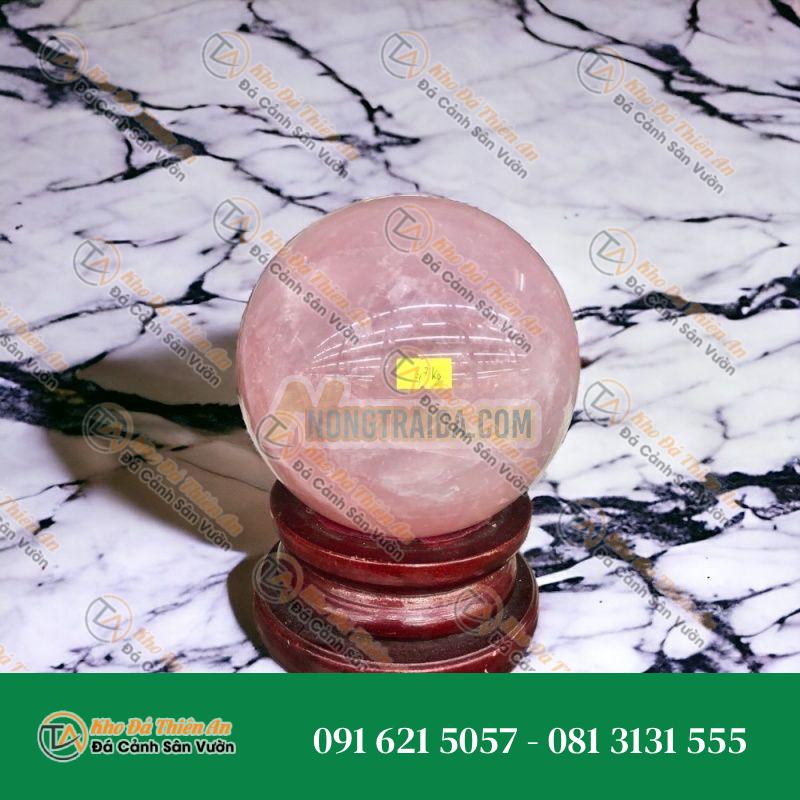 Quả cầu phong thủy đá thạch anh hồng – Đường kính 17cm