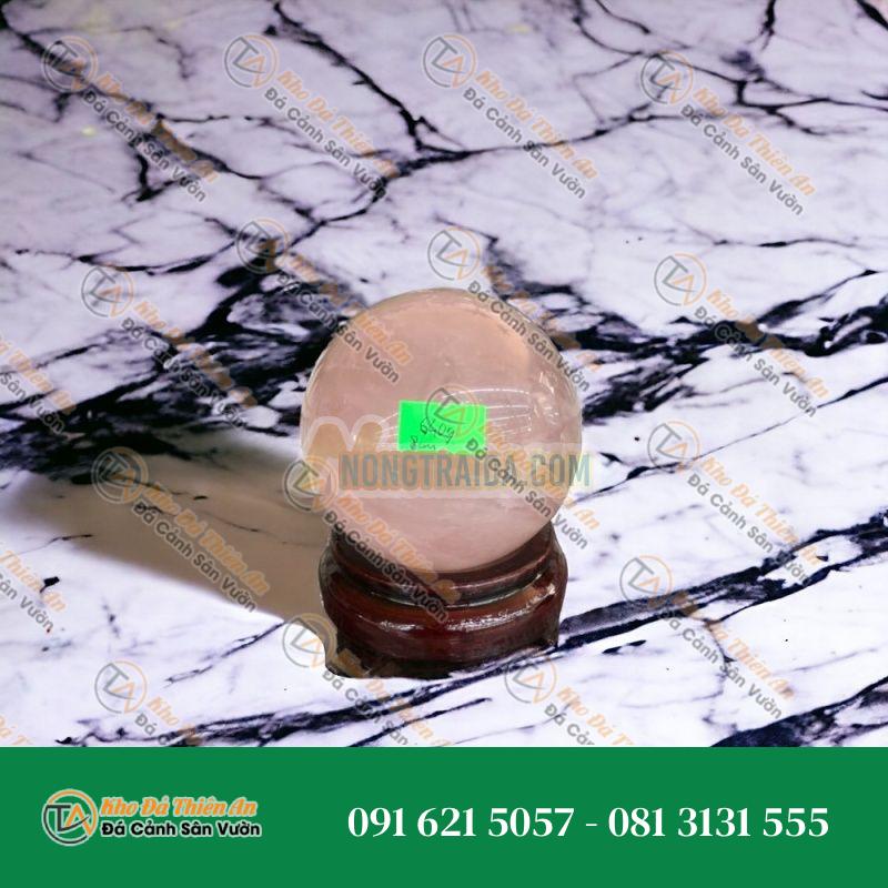 Quả cầu phong thủy đá thạch anh hồng – Đường kính 8cm