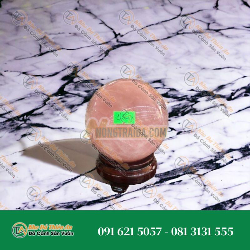 Quả cầu phong thủy đá thạch anh hồng – Đường kính 9,6cm