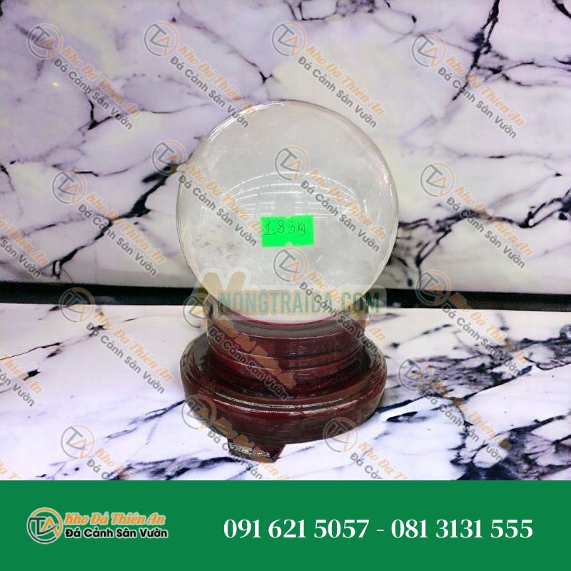 Quả cầu phong thủy đá thạch anh trắng – Đường kính 10,7cm