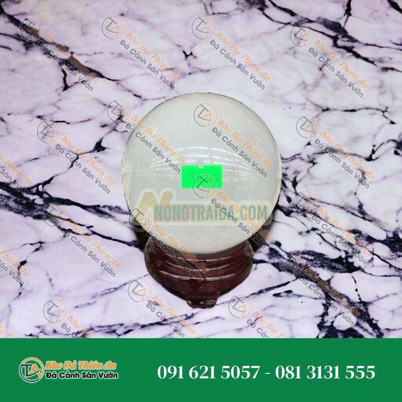 Quả cầu phong thủy đá thạch anh trắng – Đường kính 10cm