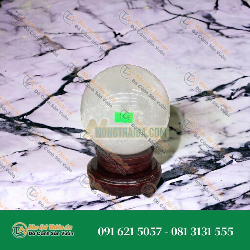 Quả cầu phong thủy đá thạch anh trắng – Đường kính 12,3cm