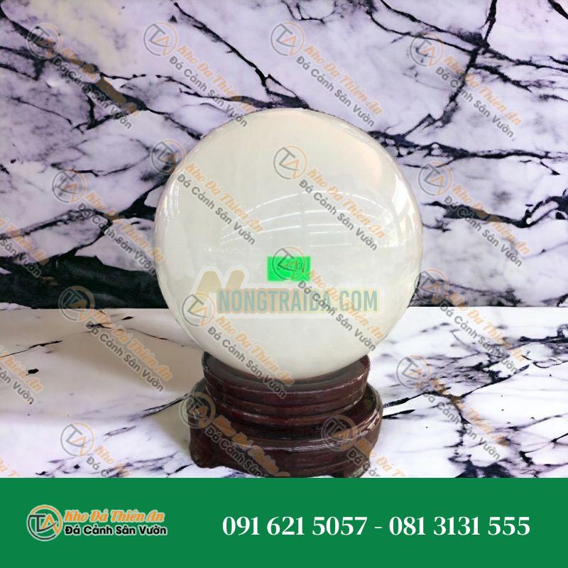 Quả cầu phong thủy đá thạch anh trắng – Đường kính 16,6cm