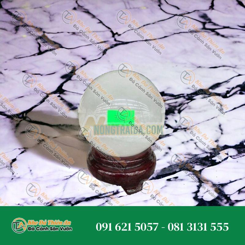 Quả cầu phong thủy đá thạch anh trắng – Đường kính 7,6cm