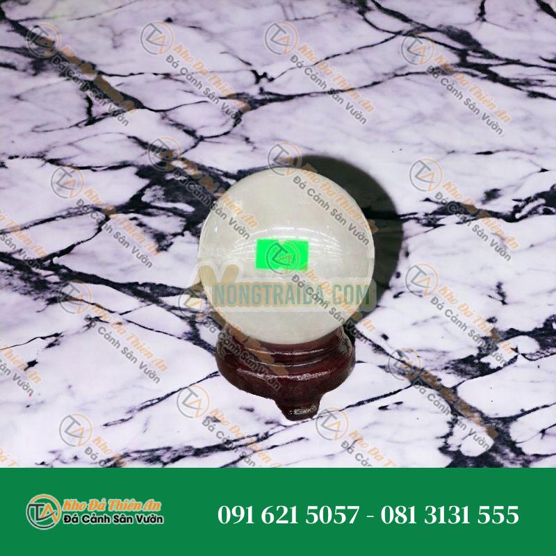 Quả cầu phong thủy đá thạch anh trắng – Đường kính 8,2cm