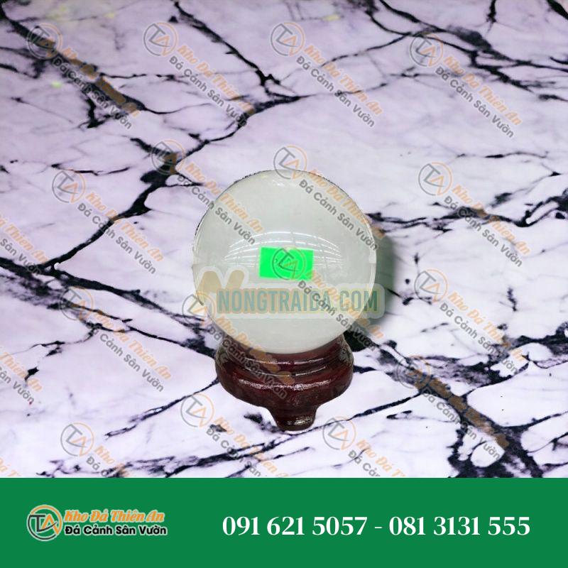 Quả cầu phong thủy đá thạch anh trắng – Đường kính 8,5cm