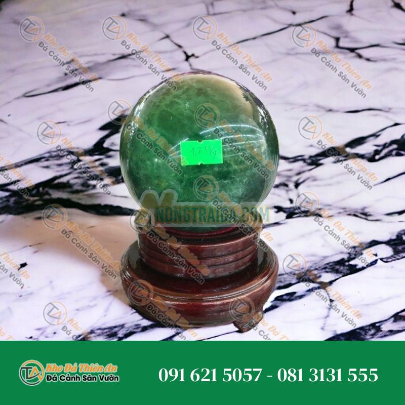 Quả cầu phong thủy đá thạch anh xanh – Đường kính 10cm