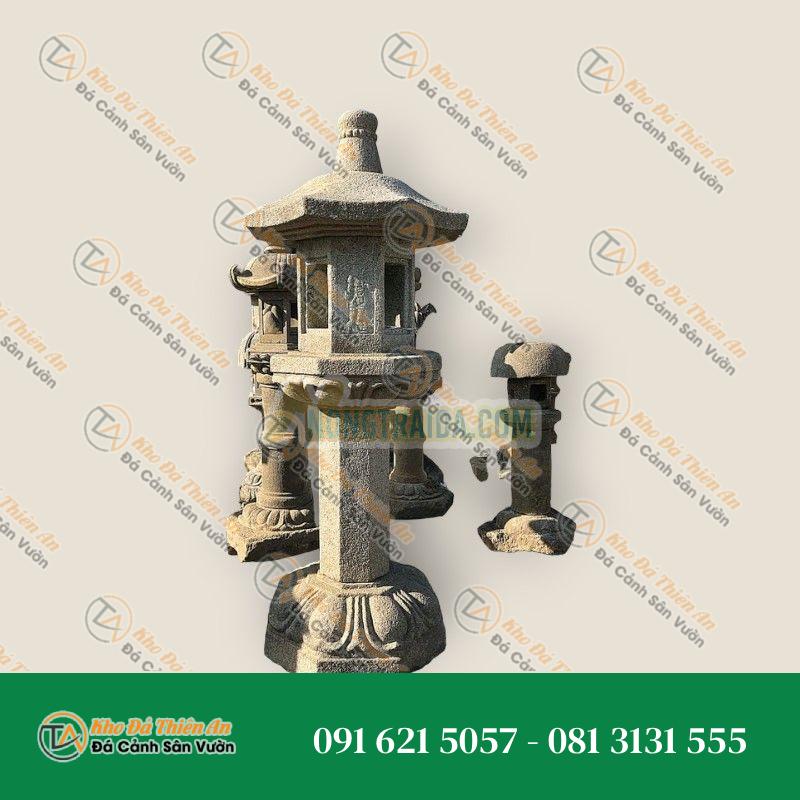 Sandai Jinja Ishidoro, Đèn đá Nhật Bản