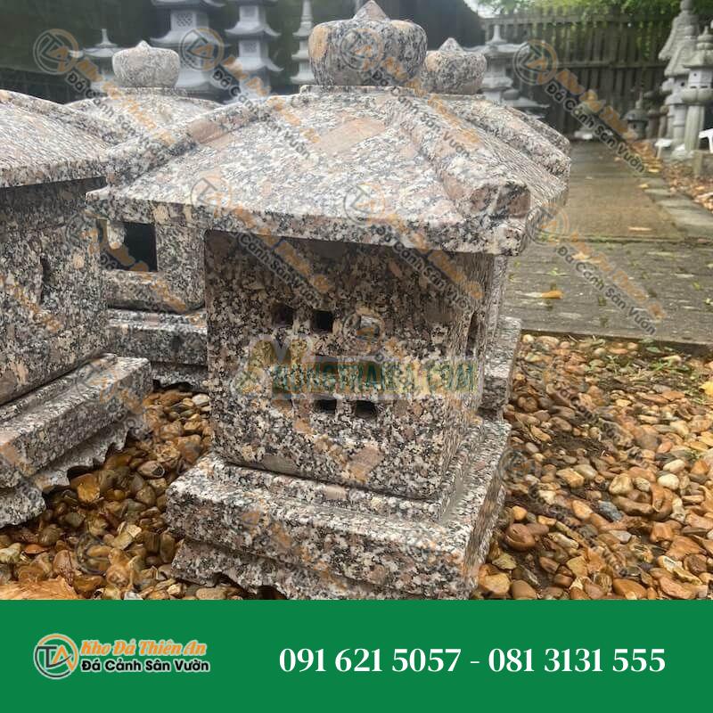 Tenka Chaya Nara , đèn đá Nhật Bản