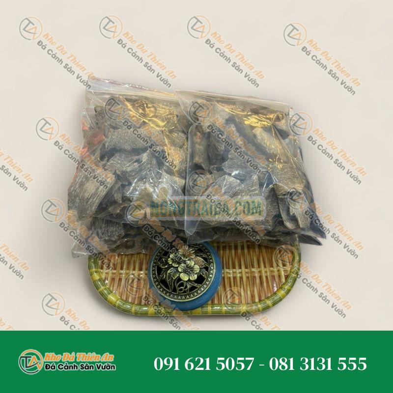 Trầm đốt xông nhà cửa, bàn thờ ông thần tài thổ địa