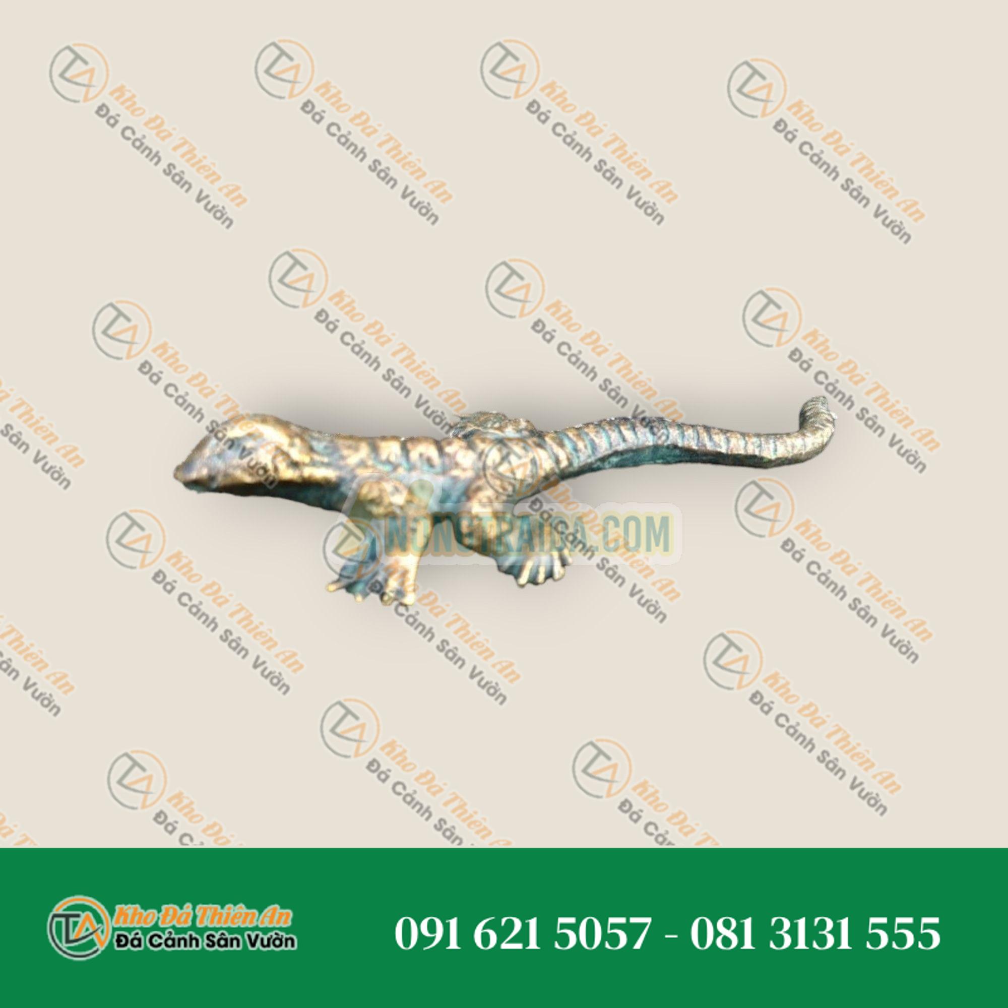 Tượng đồng thằn lằn trên đá bazan