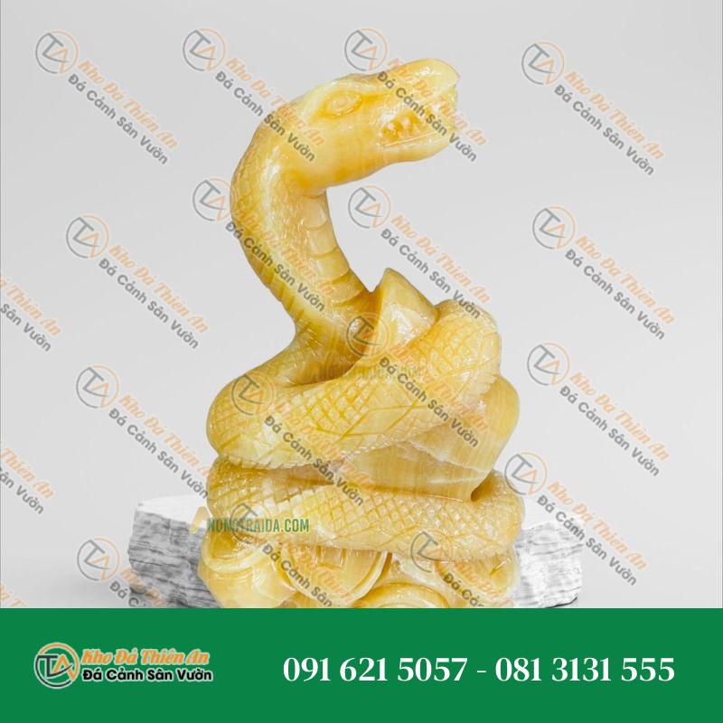 Tượng Con Giáp Tỵ Đá Vàng Onyx – Phong Thủy Hóa Giải Cát Tường
