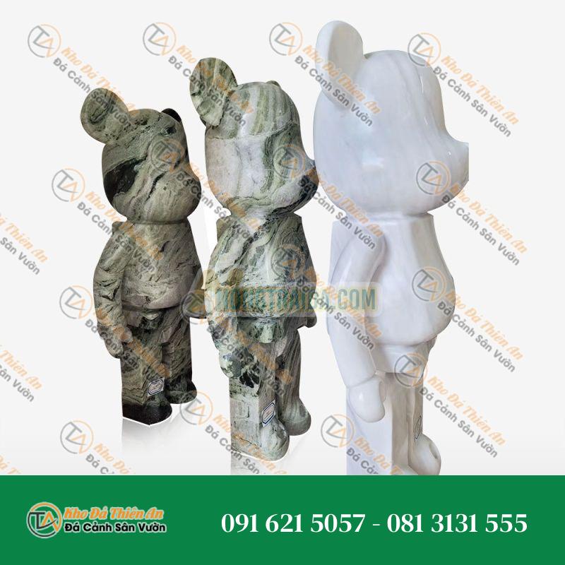 Dịch Vụ Chạm Khắc Tượng Bearbrick Theo Yêu Cầu Từ Đá Cẩm Thạch