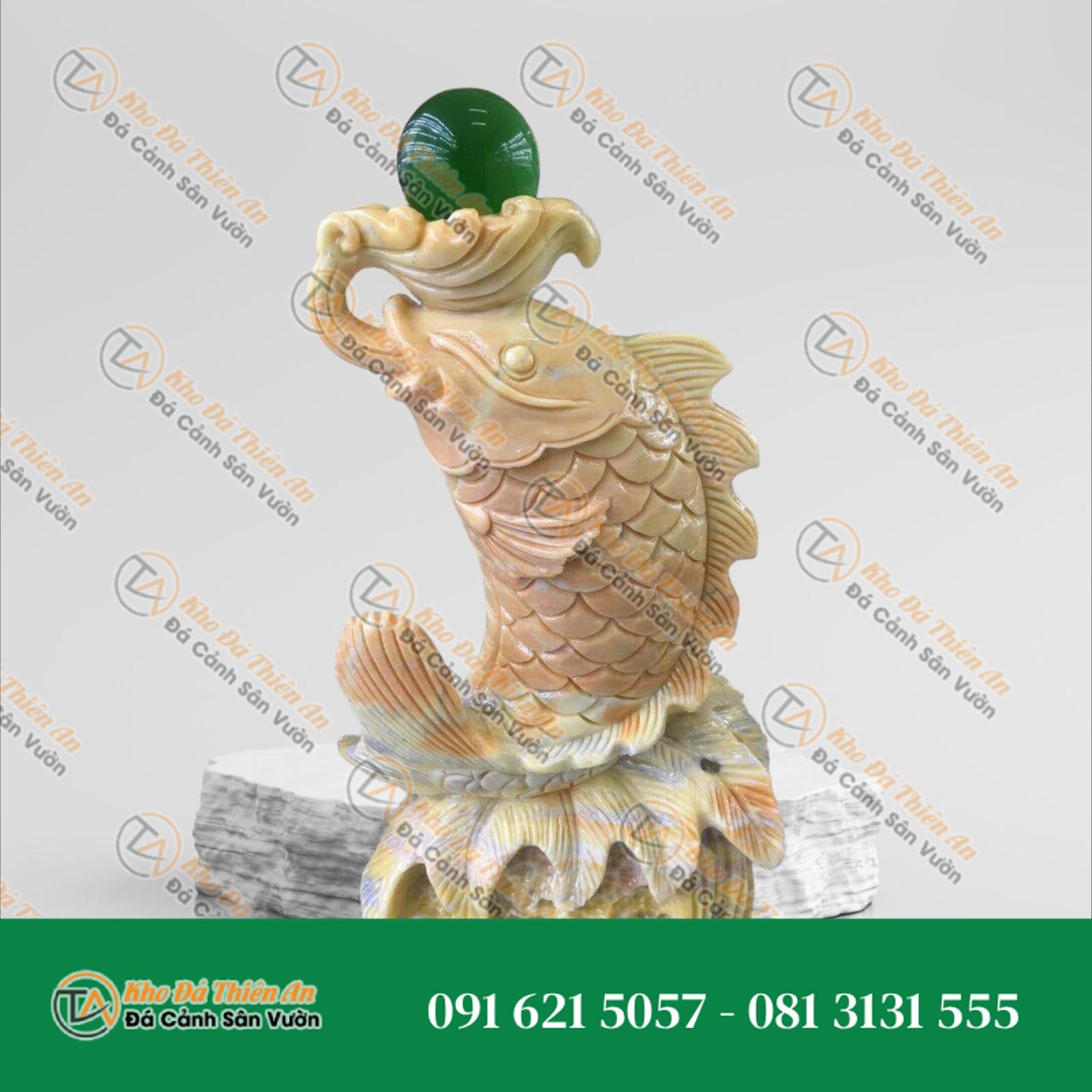 Tượng Cá Chép Đội Ngọc Đá Cẩm Thạch Vàng Cà Rốt – Dài 90cm | Phong Thủy Tài Lộc