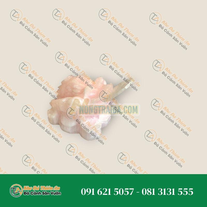 Tượng Cóc Ngậm Tiền Thiềm Thừ Đá Thạch Anh Hồng 13cm – Chiêu Tài Lộc, May Mắn