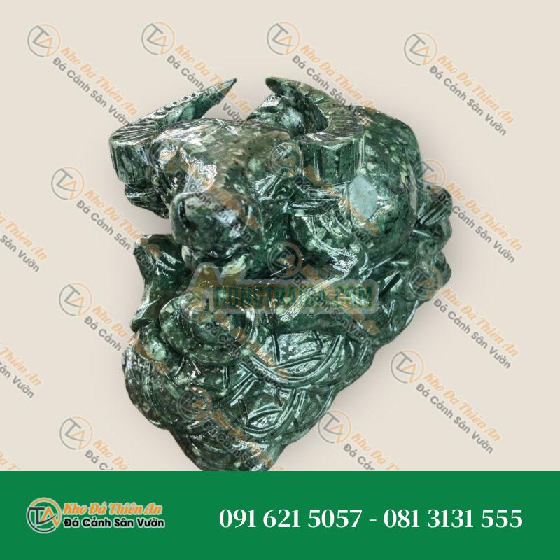 Tượng Trâu Giáp Ngồi Trên Tiền Vàng Phong Thủy Đá Ngọc Ấn Độ – Dài 20cm, Trang Trí Bàn Làm Việc