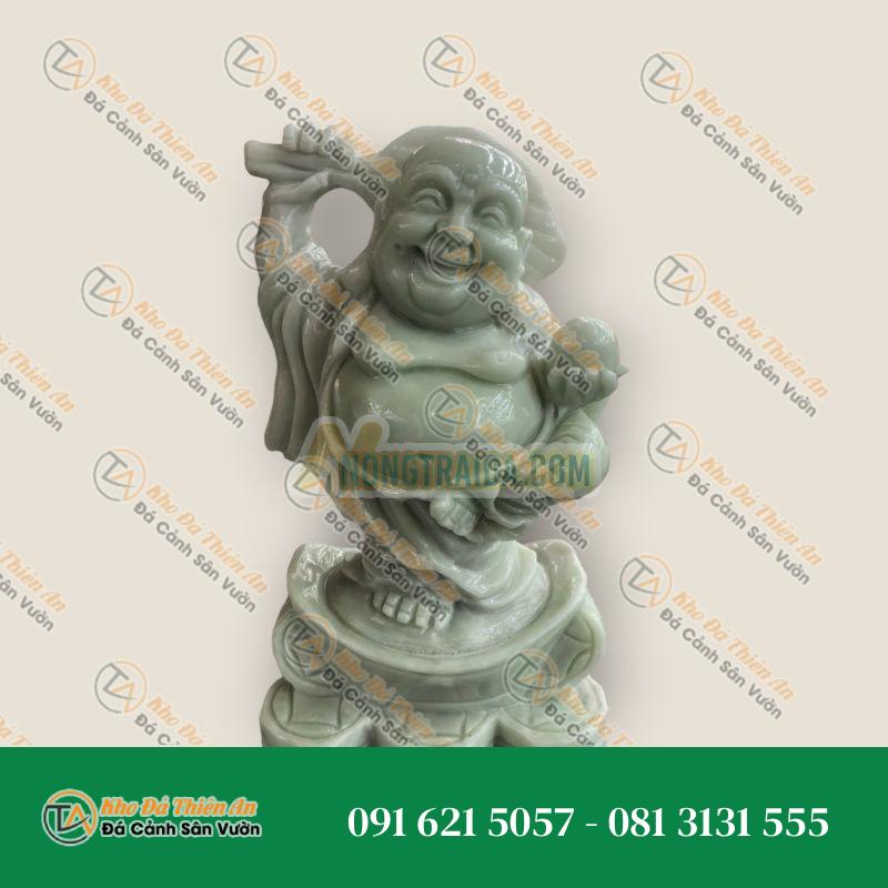 Tượng Phật Di Lặc Cầm Quạt & Quả Cầu – Đá Cẩm Thạch Trắng Xanh – Cao 25cm