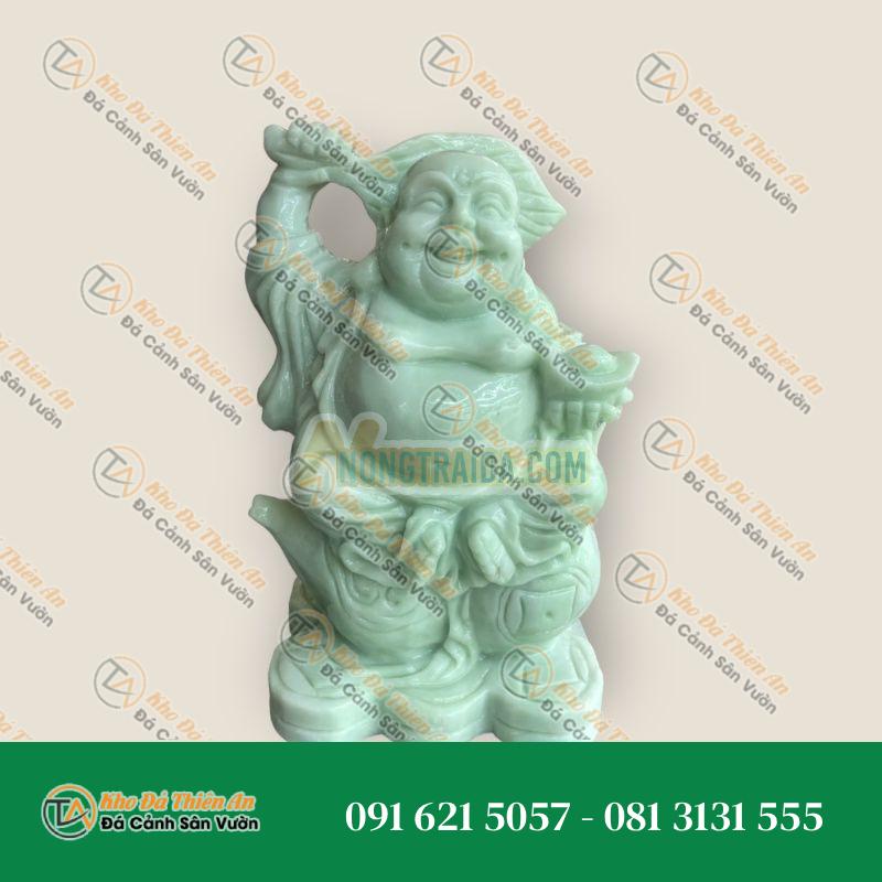 Tượng Phật Di Lặc Cầm Quạt & Thỏi Vàng – Đá Cẩm Thạch Trắng Xanh