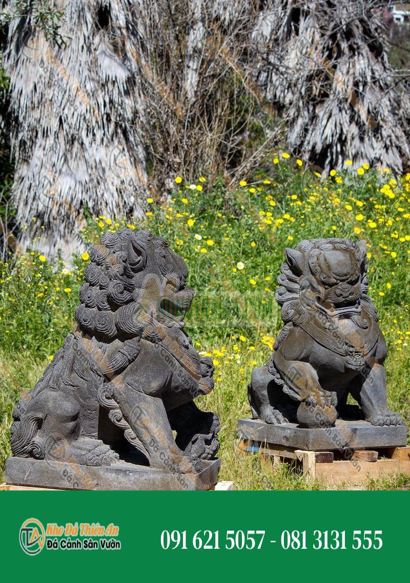 Tượng Sư Tử Foo Dogs Đá Đen Núi Lửa 102cm – Biểu Tượng Bảo Vệ & Quyền Lực