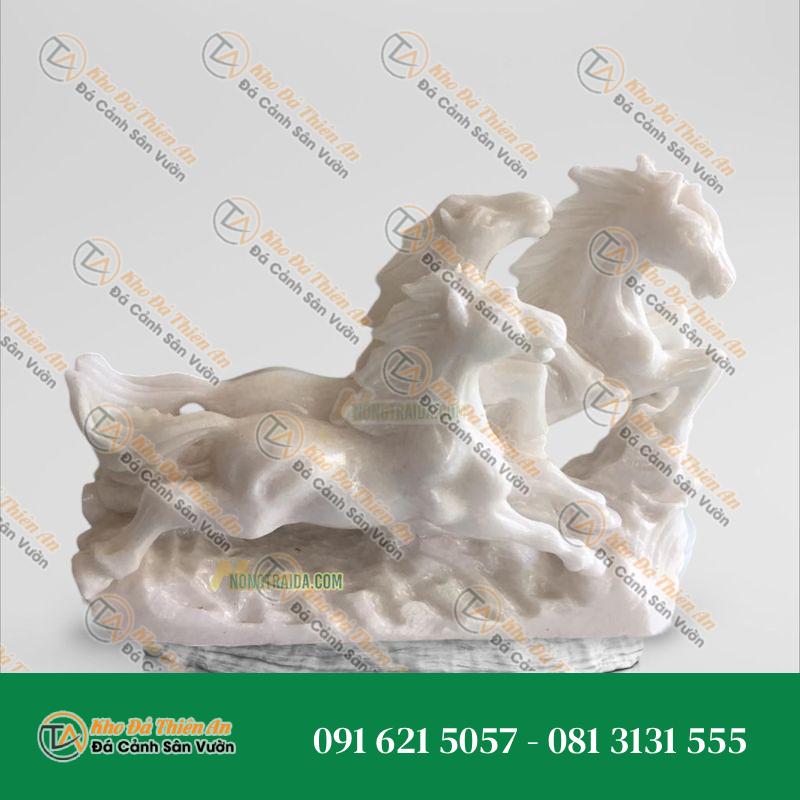 Tượng Tứ Mã Truy Phong Đá Cẩm Thạch Trắng 46cm – Biểu Tượng Thành Công